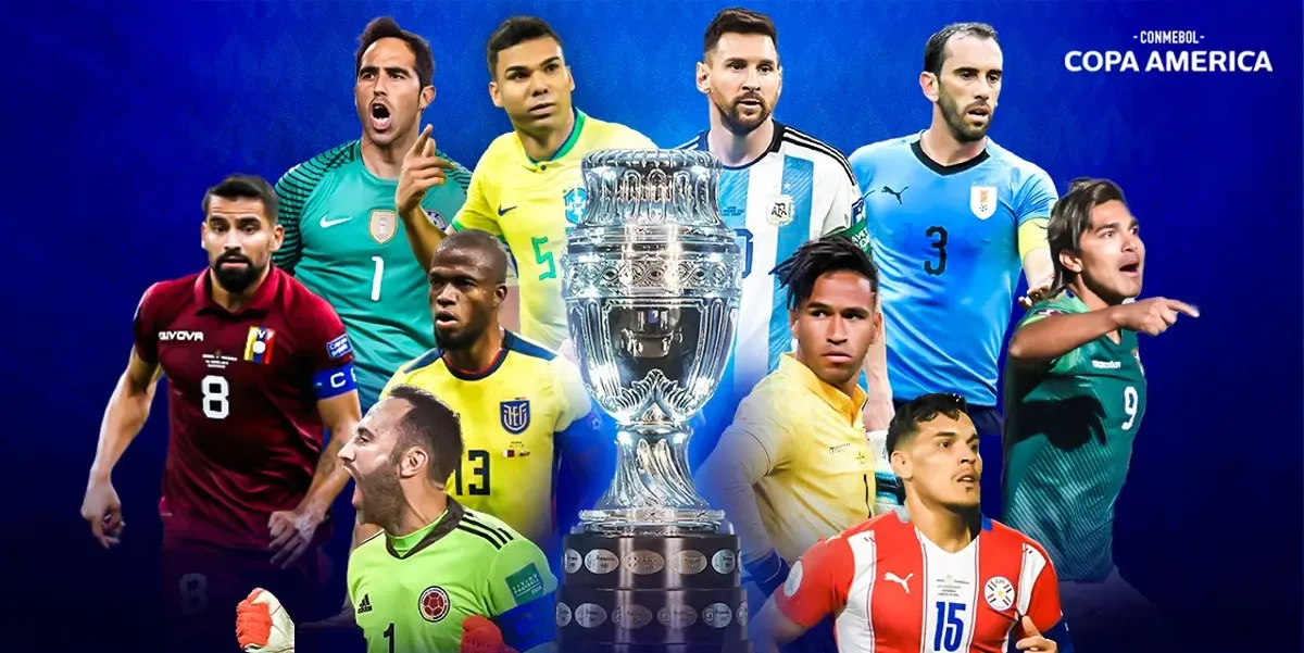 Jugadores destacados de varias selecciones nacionales posan junto al trofeo de la Copa América 2024, incluyendo a Lionel Messi de Argentina, Casemiro de Brasil, Diego Godín de Uruguay, Enner Valencia de Ecuador y otros futbolistas representativos de distintos países participantes.